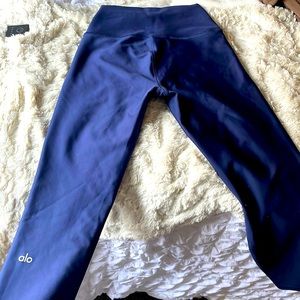 Alo yoga cropped leggings